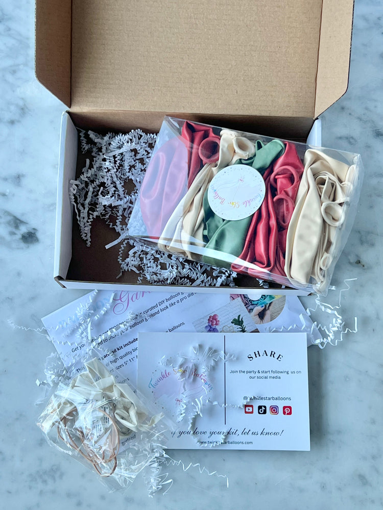 LOCALLY GROWN BALLOON GARLAND