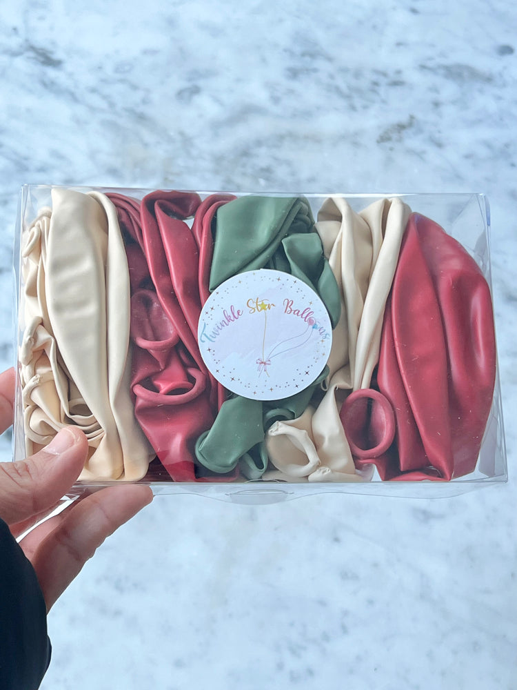 LOCALLY GROWN BALLOON GARLAND