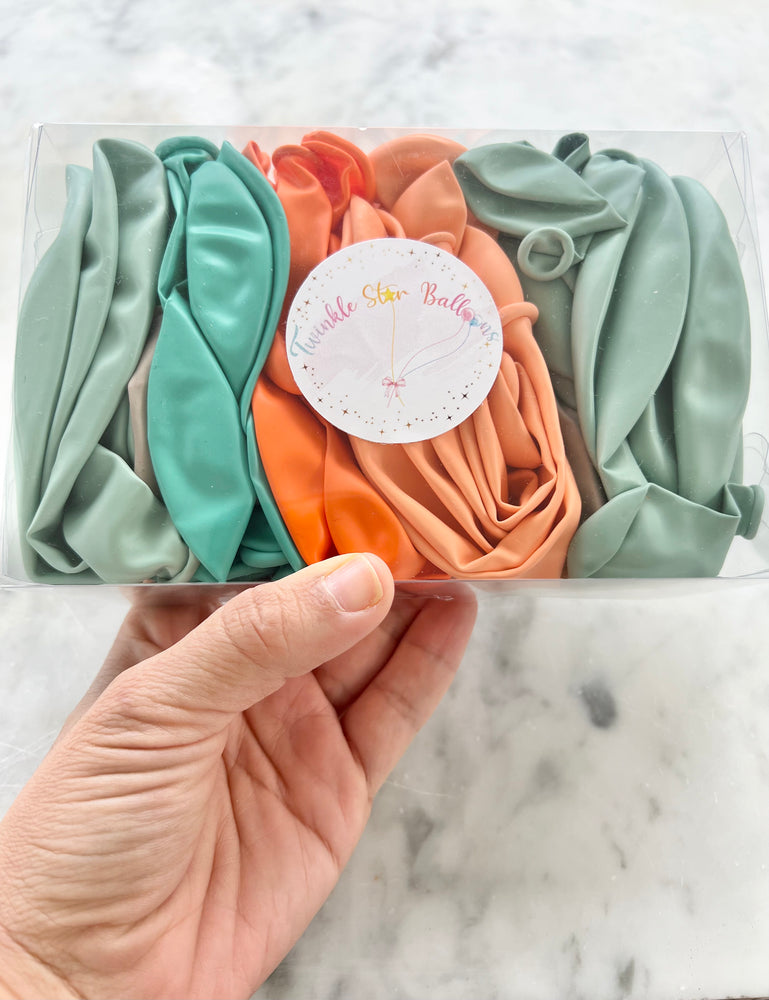 LIFE OF A SHOWGIRL BALLOON GARLAND KIT